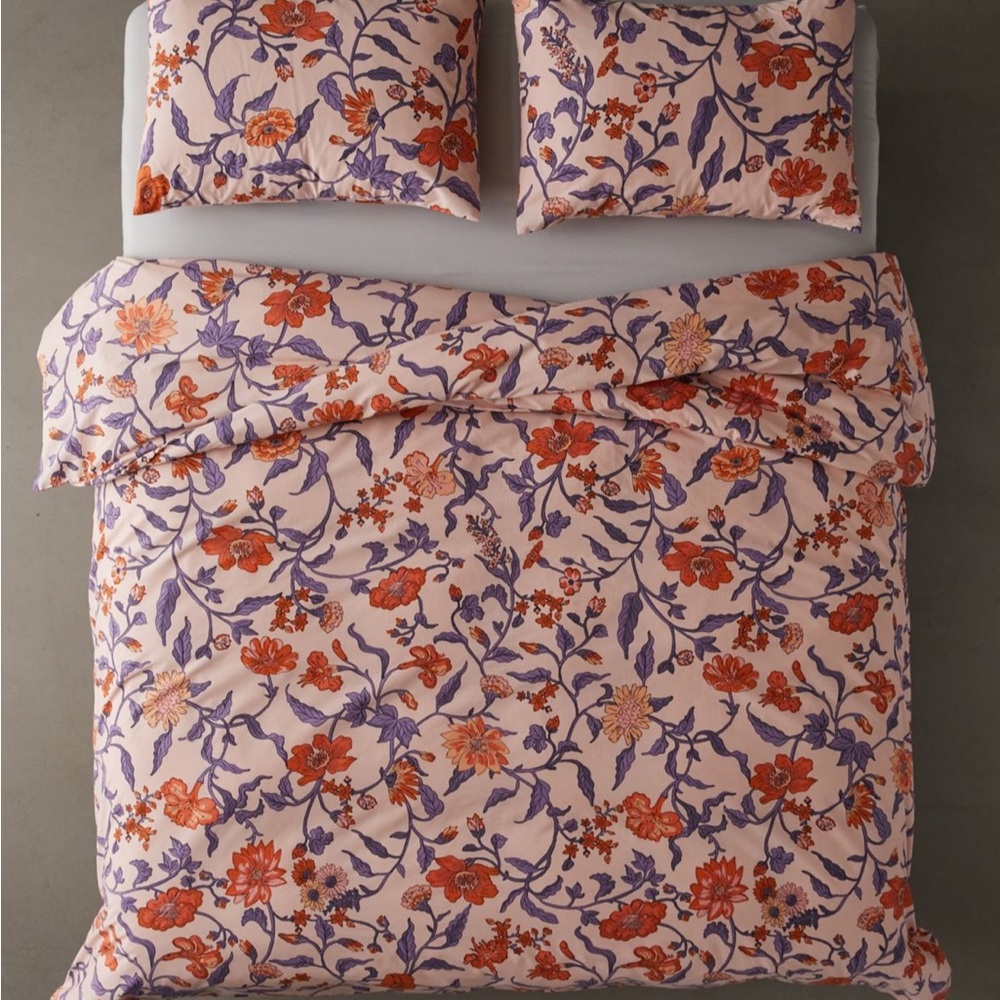 Need gone!!! Floral Bedding Set with Orange and Purple Design